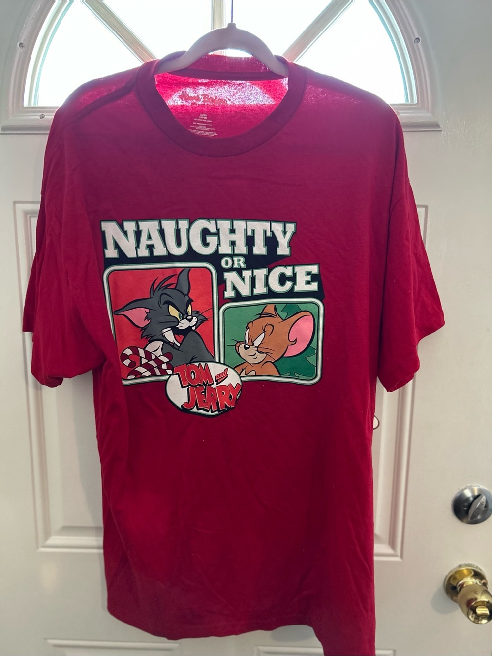 Tom & Jerry "Naughty or Nice" Red Graphic Tee. Size XL